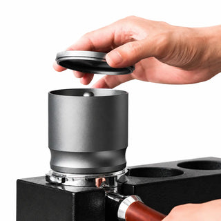 Godet doseur pour espresso Yozcoffee 58 mm en aluminium, noir/argent — photo du produit